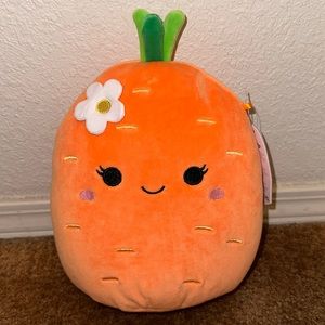 Caroleena the Orange Carrot with White Daisy Squishmallow 8” NWT